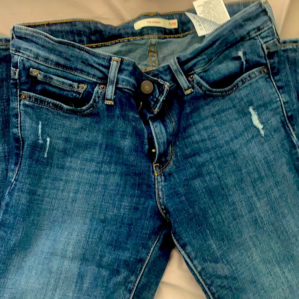 Levi’s 711 skinny jeans size 28